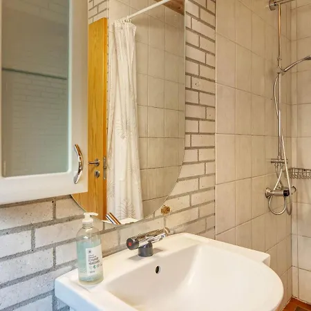 Two-bedroom In Vaeggerlose 25 *